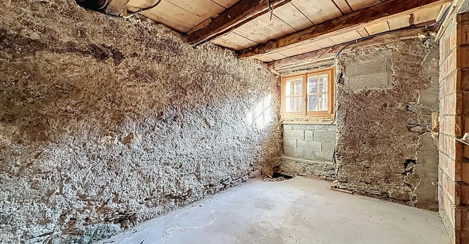 Chalet à rénover – L'âme d'une grange alpine à Sarreyer – Foto 13 von 26