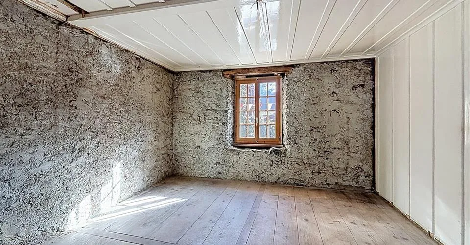 Chalet à rénover – L'âme d'une grange alpine à Sarreyer – Foto 11 von 26