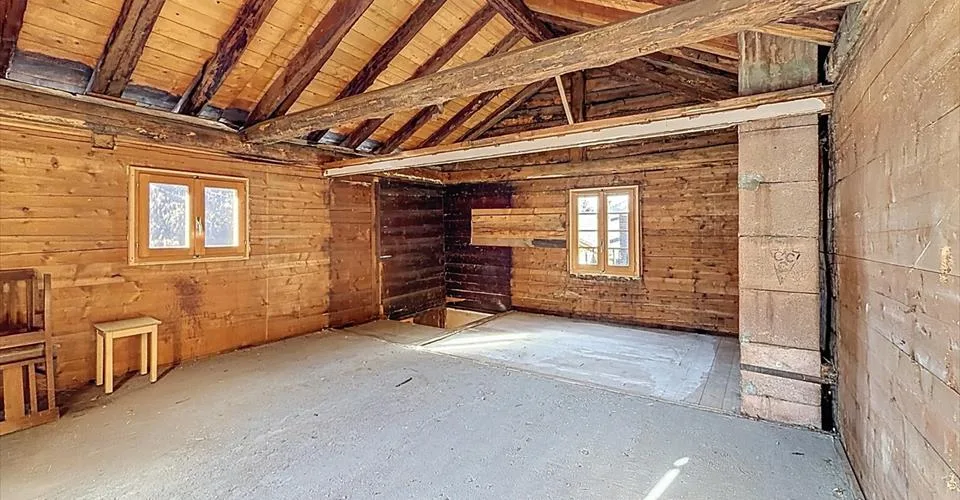 Chalet à rénover – L'âme d'une grange alpine à Sarreyer – Foto 4 von 26