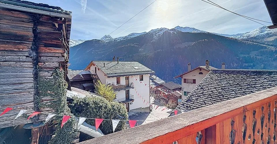 Chalet à rénover – L'âme d'une grange alpine à Sarreyer – Foto 6 von 26