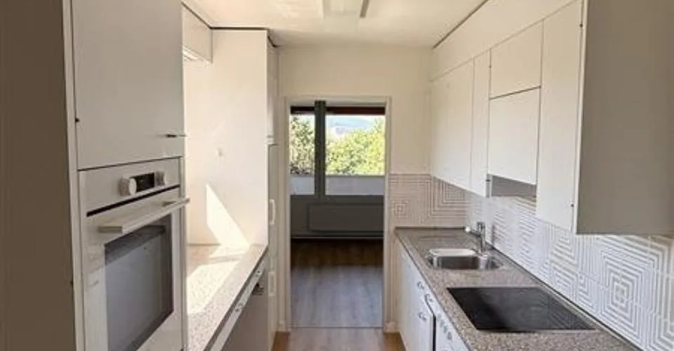 4.5-room apartment with air conditioning and a great view in Liebrüti