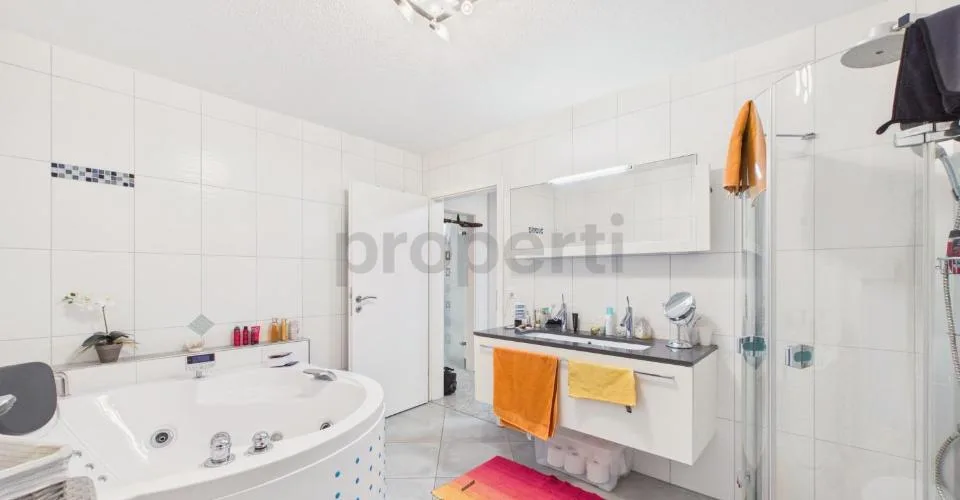 Renovierte 4.5-Zimmer Maisonette in historischem Bauernhaus mit Balkon, Rothrist AG