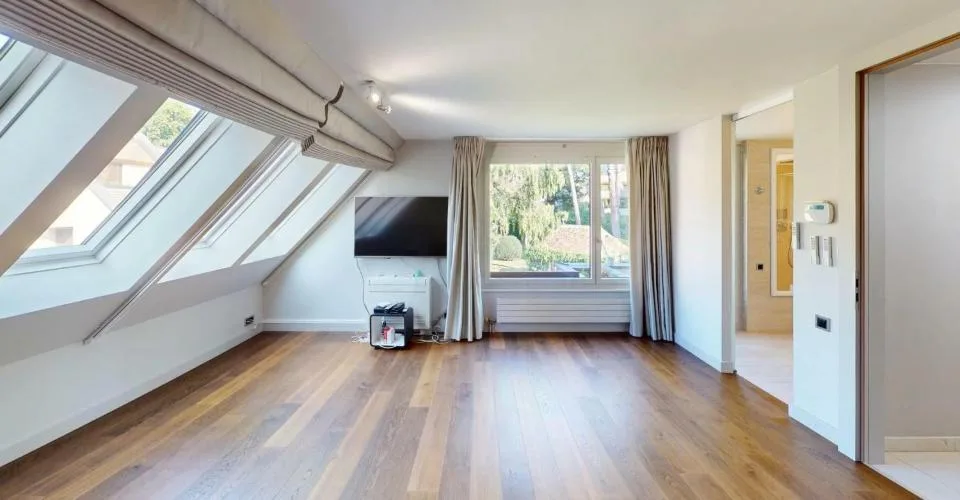 Eccezionale duplex mansardato con terrazze panoramiche e parco privato. – foto 16 di 18