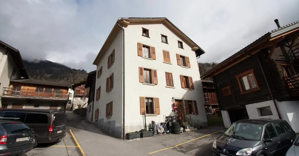 Appartement en duplex idéalement situé ! – Foto 3 von 16