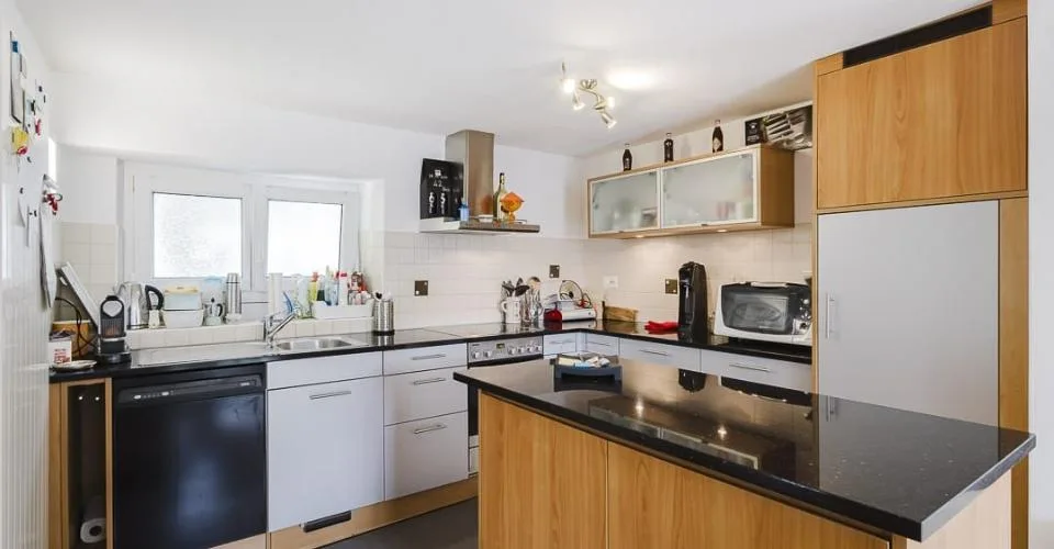 Casa unifamiliare con due unità abitative indipendenti a Mezzovico-Vira, ammessa residenza secondaria. – foto 27 di 48