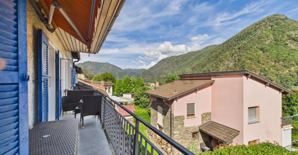 Casa unifamiliare con due unità abitative indipendenti a Mezzovico-Vira, ammessa residenza secondaria. – foto 12 di 48