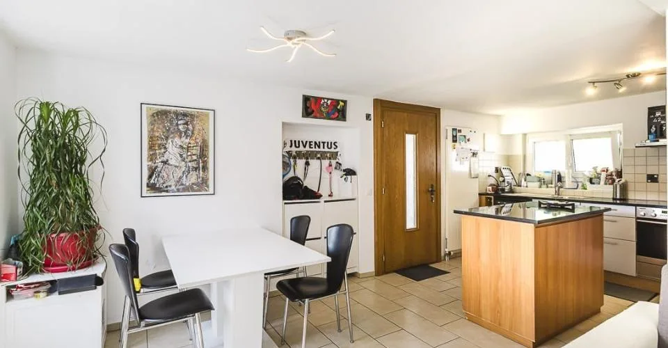 Casa unifamiliare con due unità abitative indipendenti a Mezzovico-Vira, ammessa residenza secondaria. – foto 24 di 48