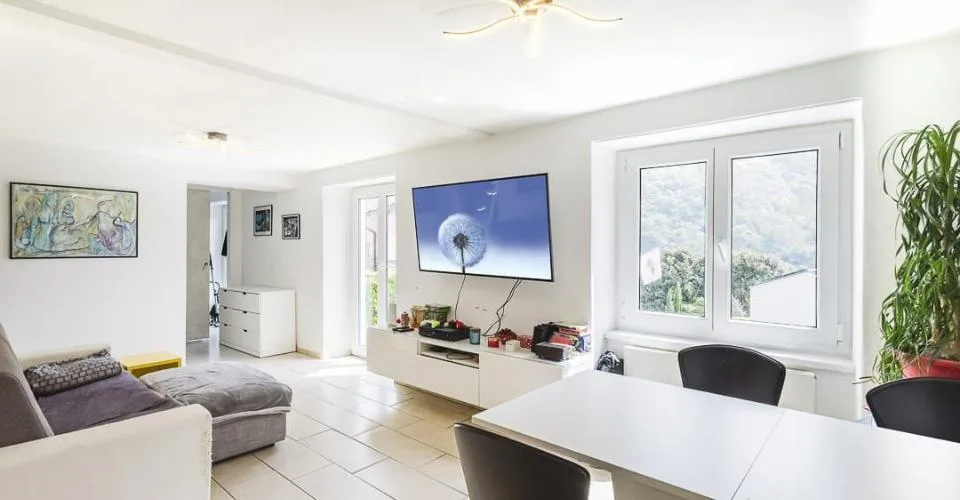 Casa unifamiliare con due unità abitative indipendenti a Mezzovico-Vira, ammessa residenza secondaria. – foto 30 di 48