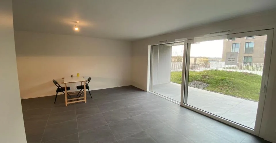Beau studio au rez-de-chaussée avec terrasse