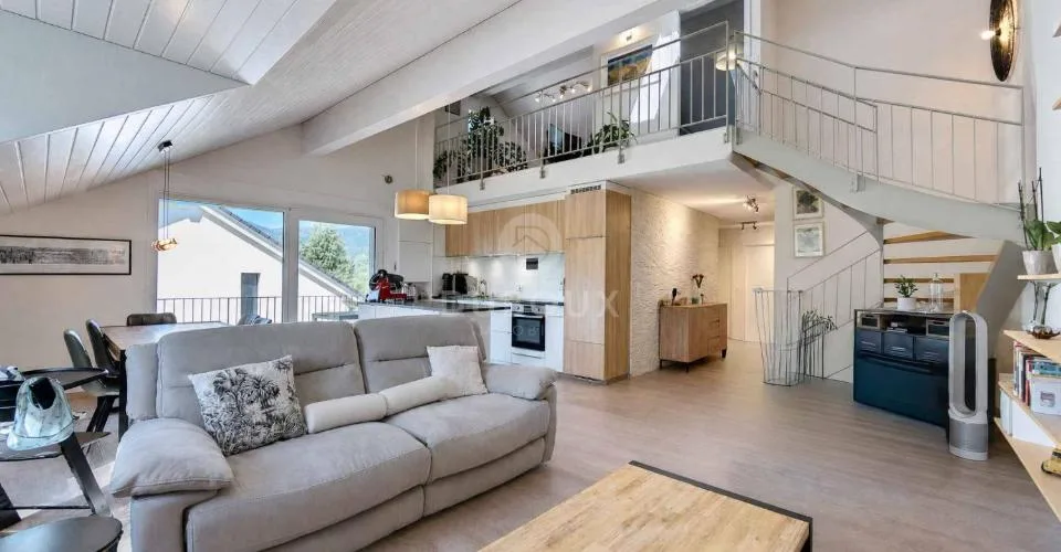 DUPLEX LUMINEUX DANS UN CADRE VERDOYANT – Foto 1 von 41