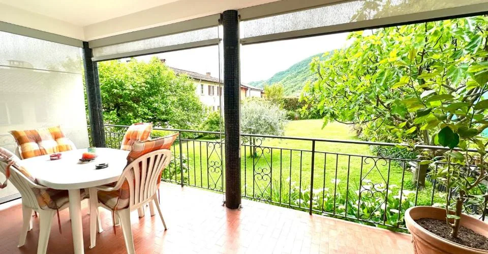 Spaziosa casa da 5.5 locali con giardino edificabile (R2) e 4 garag... – Foto 9 von 22