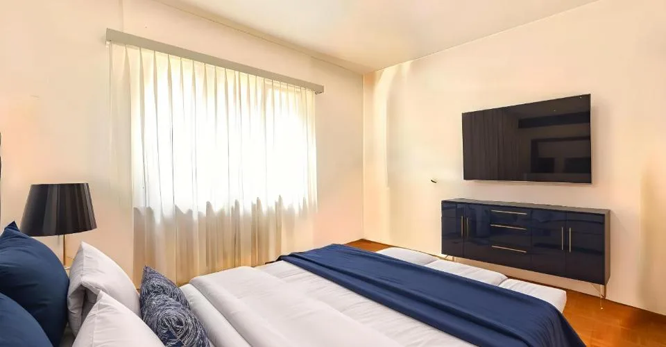 Spaziosa casa da 5.5 locali con giardino edificabile (R2) e 4 garag... – Foto 8 von 22