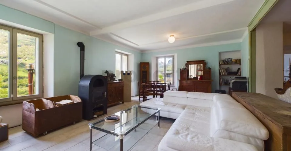 Pittoresca casa plurifamiliare con terreno nel cuore della Val di Blenio / Malvenfarbiges Mehrfamilienhaus mit Grundstück im Herzen des Bleniotals – Foto 15 von 27