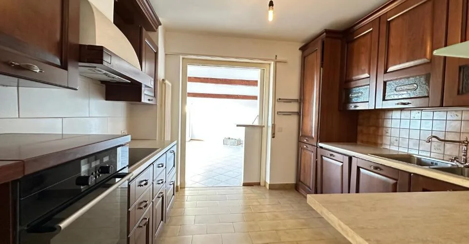 Moderne Villa mit 6.5 Zimmern in idyllischer Lage in Aranno, Kanton Tessin – Foto 5 von 16
