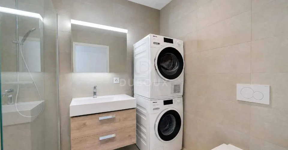 SUPERBES 2.5 ZIMMER WOHNUNG MIT ABGEDeckTER BALCON – Foto 12 von 17