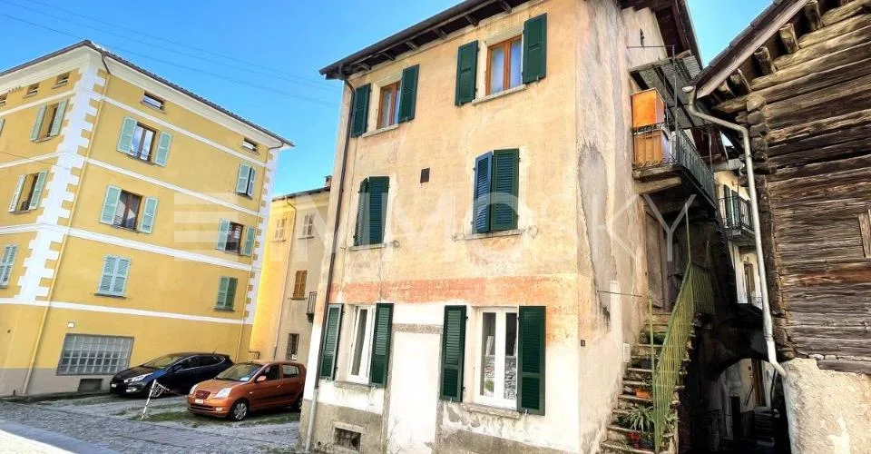 Posizione centrale con servizi nelle vicinanze – Foto 7 von 11
