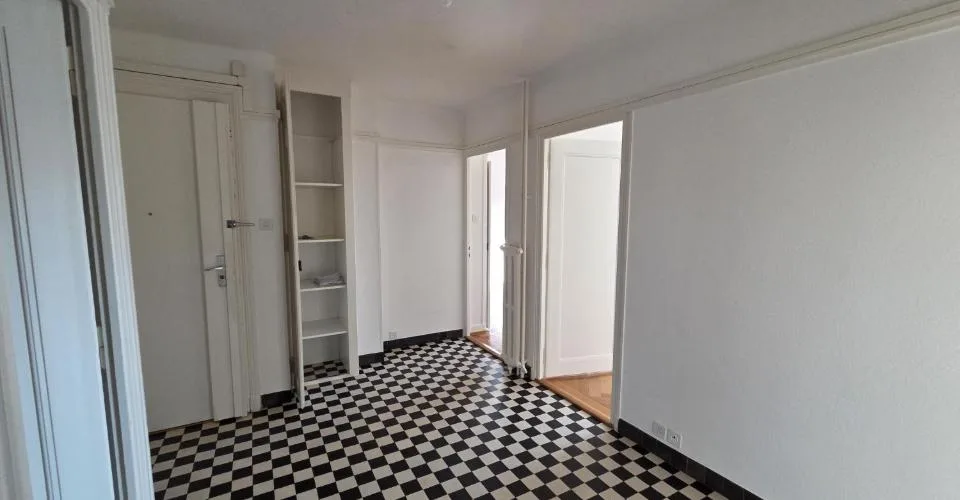 Wohnung mit 4.5 Zimmern – Foto 9 von 10