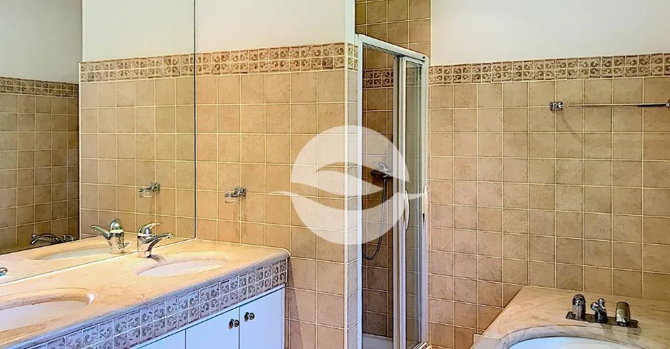 Magnifique villa individuelle avec 4 chambres et piscine – Foto 10 von 26