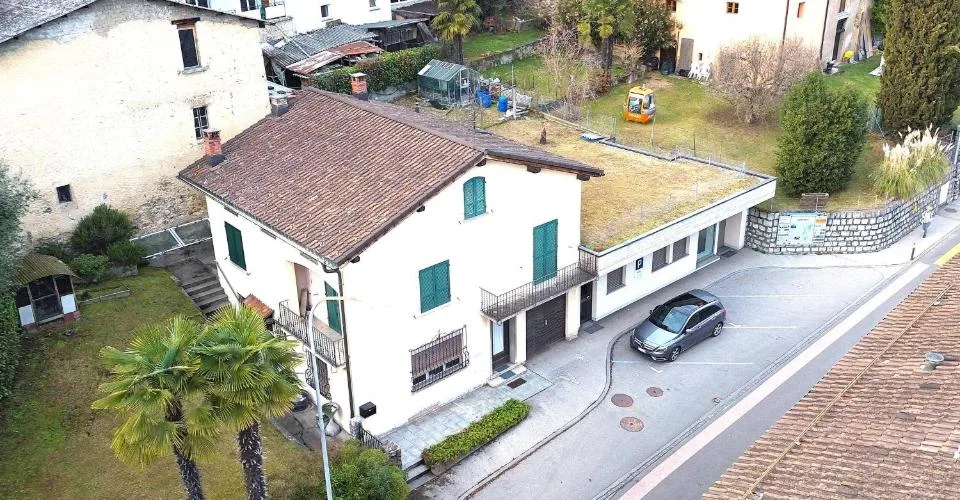 Splendida casa indipendente 7.5 locali con giardino a Cureglia