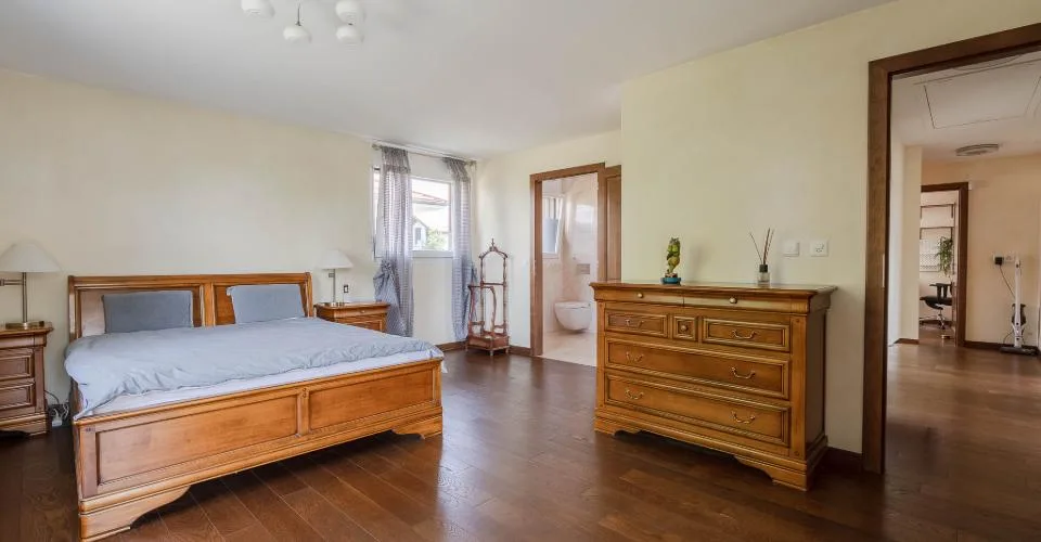 Einfamilienhaus in Allaman, nahe dem See und dem Wald – 6,5 Zimmer mit Garten – Foto 8 von 26