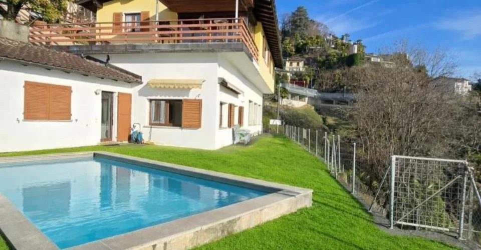 Brissago – Bifamiliare con vista lago, piscina e grande potenziale ... – photo 15 sur 27