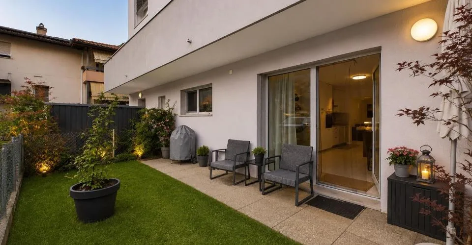 Elegante casa plurifamiliare di 3 appartamenti con giardino, Arbedo-Castione