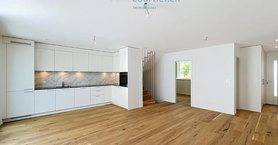 Villa contemporanea nuova con tetto a due spioventi e giardino - disponibile subito – foto 3 di 26
