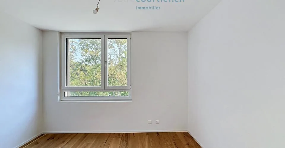 Villa contemporanea nuova con tetto a due spioventi e giardino - disponibile subito – foto 9 di 26