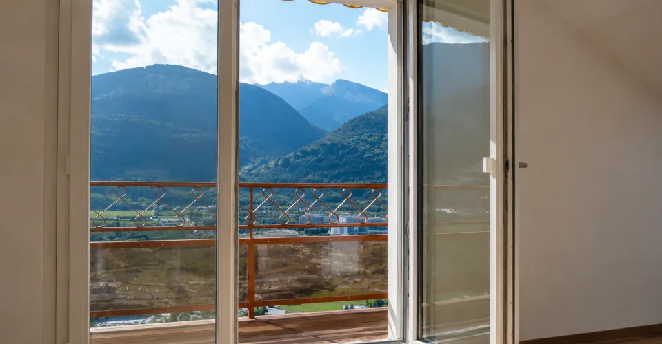 A Corin-de-la-Crête : charmant appartement très lumineux de 2.5 pièces – Foto 2 von 14
