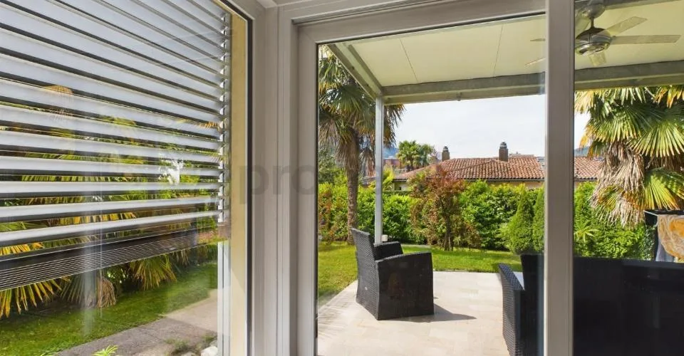 Modernes 7.5-Zimmer-Einfamilienhaus in Caslano mit Blick ins Grüne / Vendiamo casa indipendente 7.5 a Caslano - bellissimo quartiere vicino al Lago – Foto 8 von 20