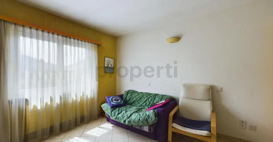 Modernes 7.5-Zimmer-Einfamilienhaus in Caslano mit Blick ins Grüne / Vendiamo casa indipendente 7.5 a Caslano - bellissimo quartiere vicino al Lago – Foto 7 von 20
