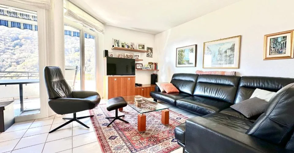Affascinante casa unifamiliare da 4.5 locali con terreno edificabile . – Foto 4 von 24