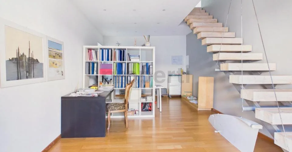 Renovierte Palazzina im Herzen von Contone: ein faszinierendes Dachgeschoss-Duplex und zwei bereits vermietete Wohnungen. – Foto 7 von 28