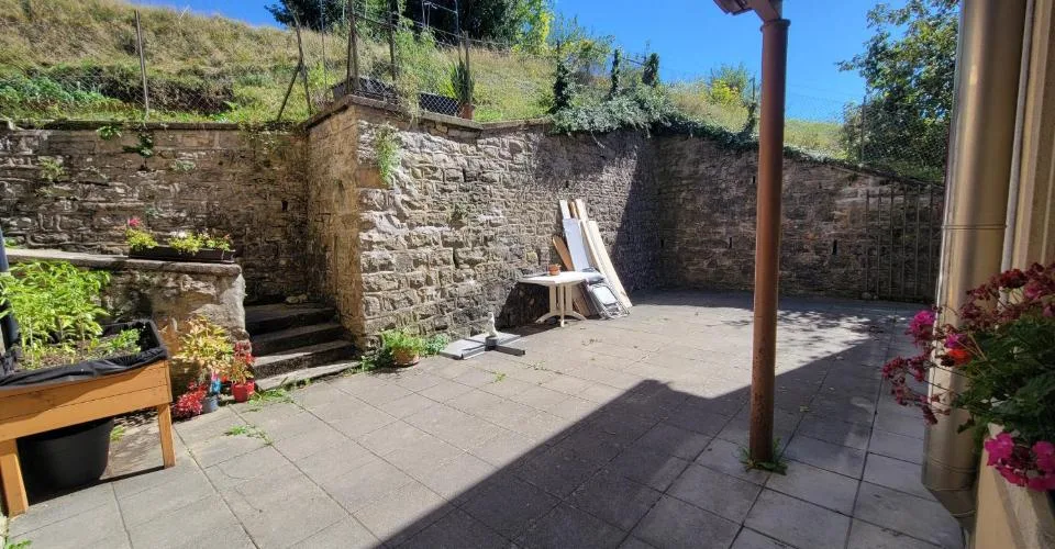 Chance: Kleines Renteneinkommensgebäude + baubare Parzelle mit verfügbaren Villenplänen – Foto 6 von 16