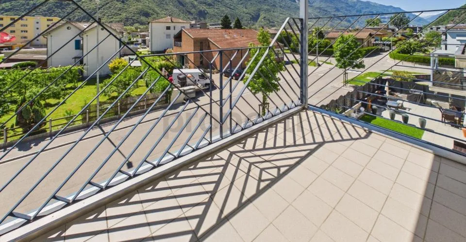 Ampio 4.5 locali nel cuore di Castione - Posizione strategica e ottima esposizione – Foto 14 von 28