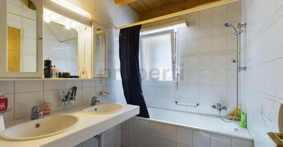 Grosszügige 5.5-Zimmer-Dachwohnung in Mels