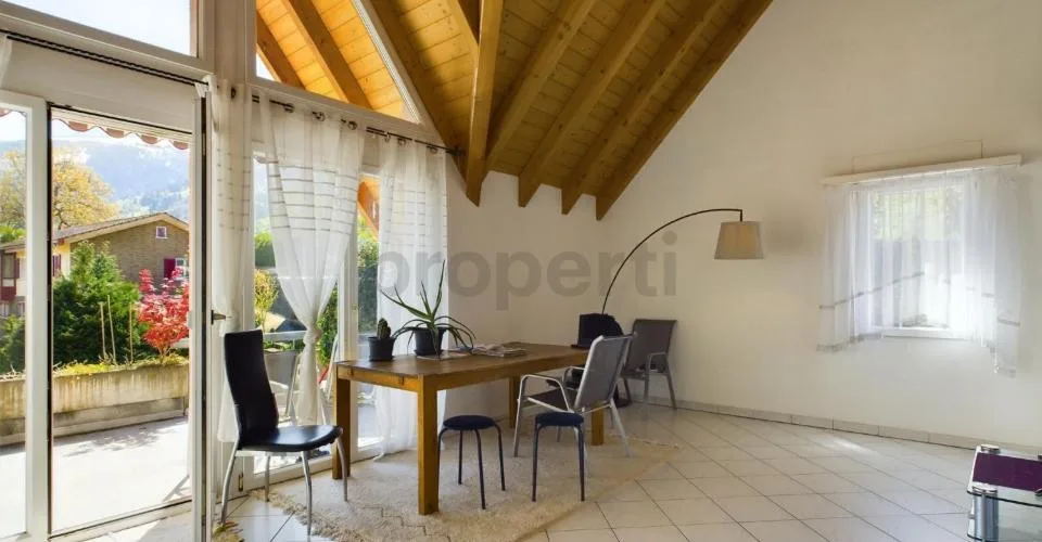 Grosszügige 5.5-Zimmer-Dachwohnung in Mels