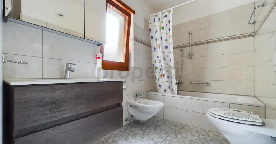 Gebäude mit 4 Wohneinheiten im Zentrum von Losone- Vendesi palazzina di 4 unità immobiliari nel nucleo di Losone. – photo 15 sur 18
