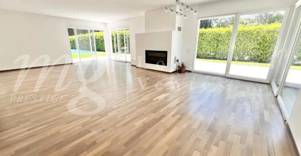 En exclusivité ! SUPERBE MAISON CONTEMPORAINEDE 300 M2 AVEC PISCINE ET GRAND JARDIN CLOTURE - CALME – Foto 3 von 10