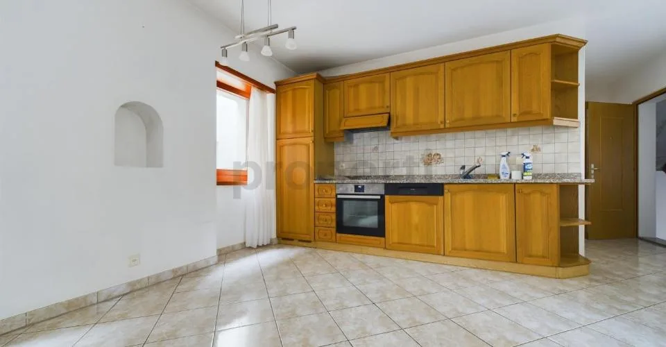 Gebäude mit 4 Wohneinheiten im Zentrum von Losone/ Vendesi palazzina di 4 unità immobiliari nel nucleo di Losone. – Foto 4 von 18