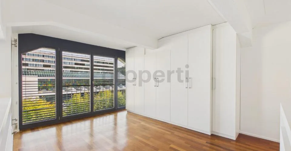Loft-Ambiente, lichtdurchflutete Räume und Renovierung 2022 – Foto 30 von 32