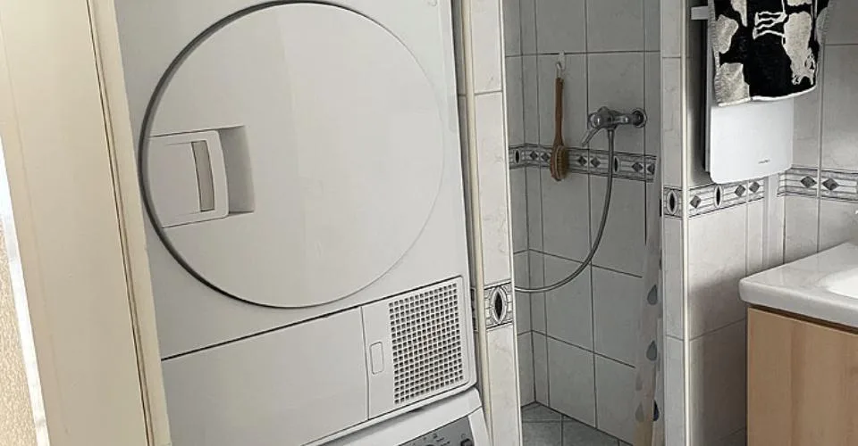 Incantevole appartamento ristrutturato con 4 stanze nel cuore del villaggio di Miège – foto 33 di 48