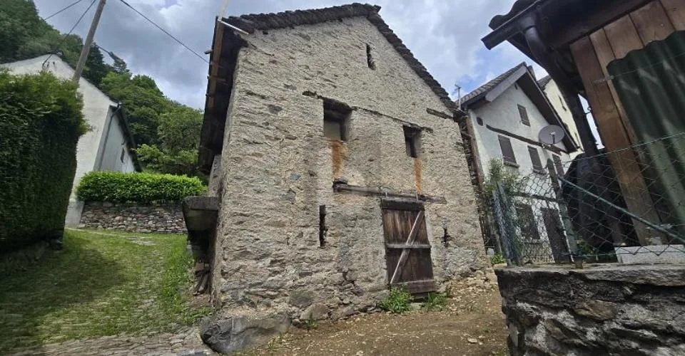 TRANQUILLA E SOLEGGIATA DA RISTRUTTURARE – Foto 5 von 10
