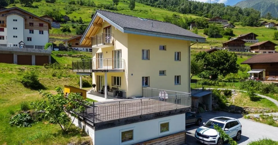 Familienhaus mit großzügigen Volumen – Foto 3 von 26
