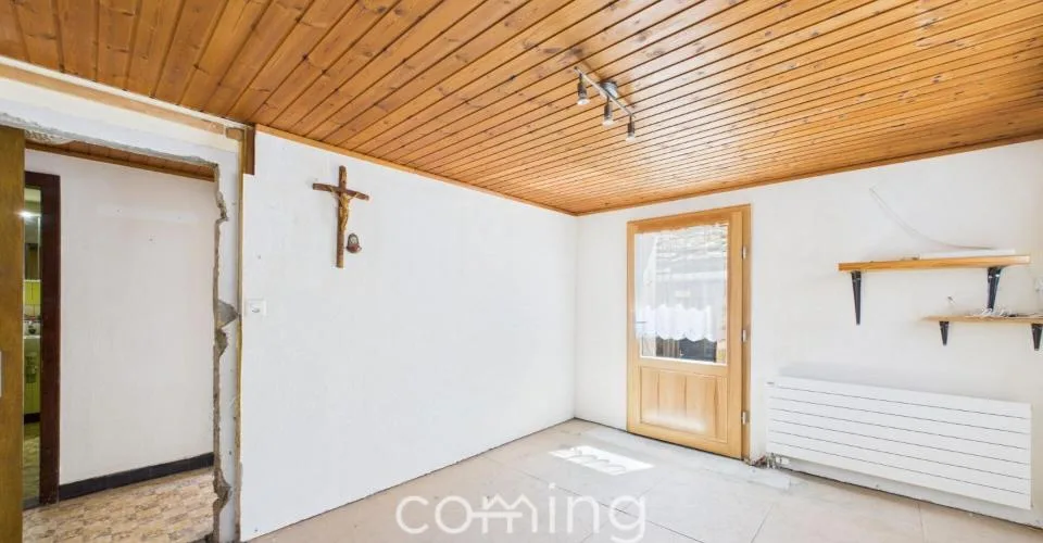 2.5-Zimmer-Wohnung mit zusätzlichem Raum und viel Gestaltungspotenzial in Saas-Balen – foto 4 di 18