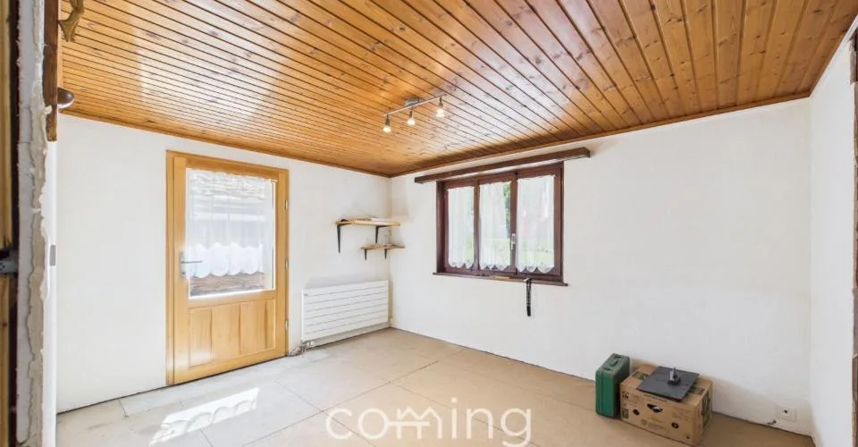 2.5-Zimmer-Wohnung mit zusätzlichem Raum und viel Gestaltungspotenzial in Saas-Balen – foto 1 di 18