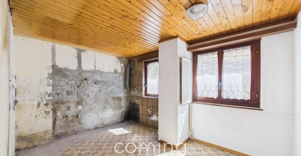 2.5-Zimmer-Wohnung mit zusätzlichem Raum und viel Gestaltungspotenzial in Saas-Balen – foto 5 di 18