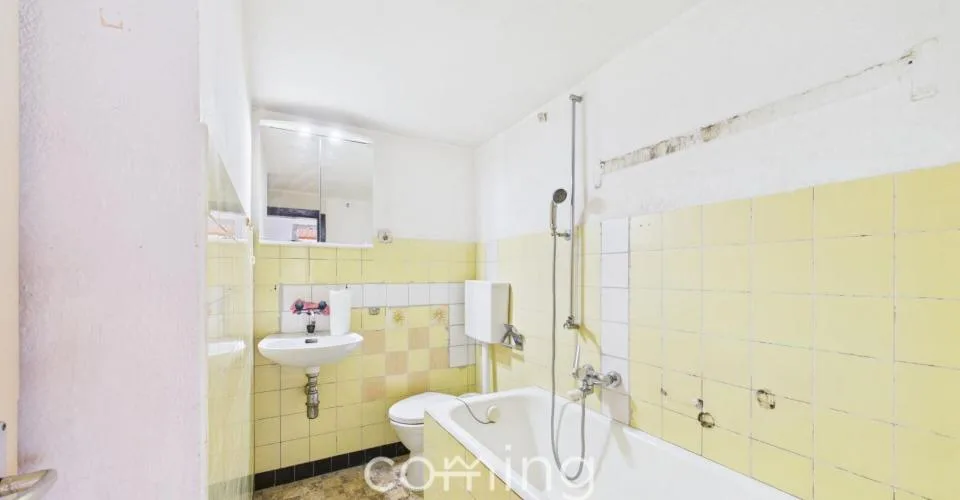 2.5-Zimmer-Wohnung mit zusätzlichem Raum und viel Gestaltungspotenzial in Saas-Balen – foto 7 di 18