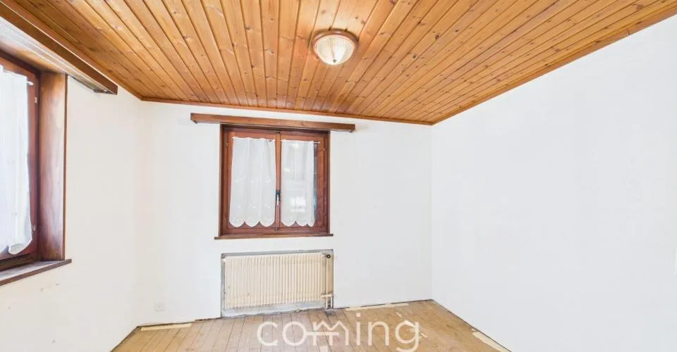 2.5-Zimmer-Wohnung mit zusätzlichem Raum und viel Gestaltungspotenzial in Saas-Balen – foto 2 di 18