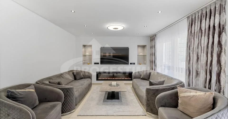 Schöne moderne Villa mit zwei Wohnungen – Foto 5 von 24